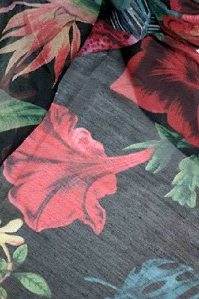 SPSSP67-Black Hibiscus Garden Print