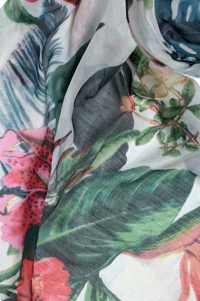 SPSSP67-White Hibiscus Garden Print