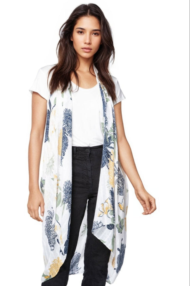 Pool to Party Coverup Mums the Word / One Size / White Free Spirit Vest in Mums the Word Print in White