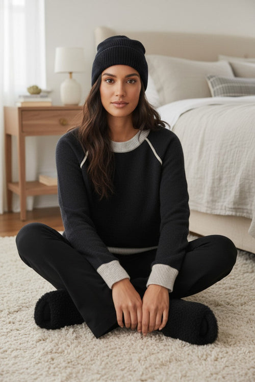 subtle-luxury-cashmere-100% Washable Cashmere Crewneck Sweater with Constrast Color and Cover-Stitch black with lt grey